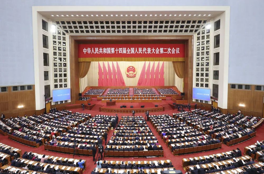 3月5日，李强总理向十四届全国人大二次会议作政府工作报告
